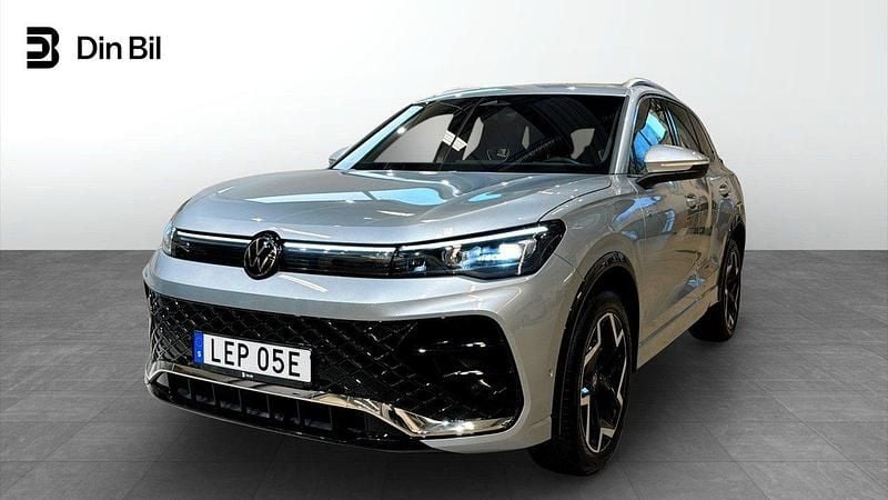 Silver Begagnad 2025 VW Tiguan R-line SUV | 489 900 kr (Lite dyr) - Bild 1/4