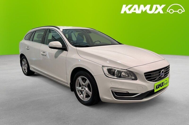 Vit Begagnad 2016 Volvo V60 Momentum Kombi | 134 900 kr (Bra pris) - Bild 1/4
