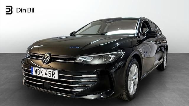 Svart Begagnad 2024 VW Passat Business Kombi | 439 900 kr - Bild 1/4