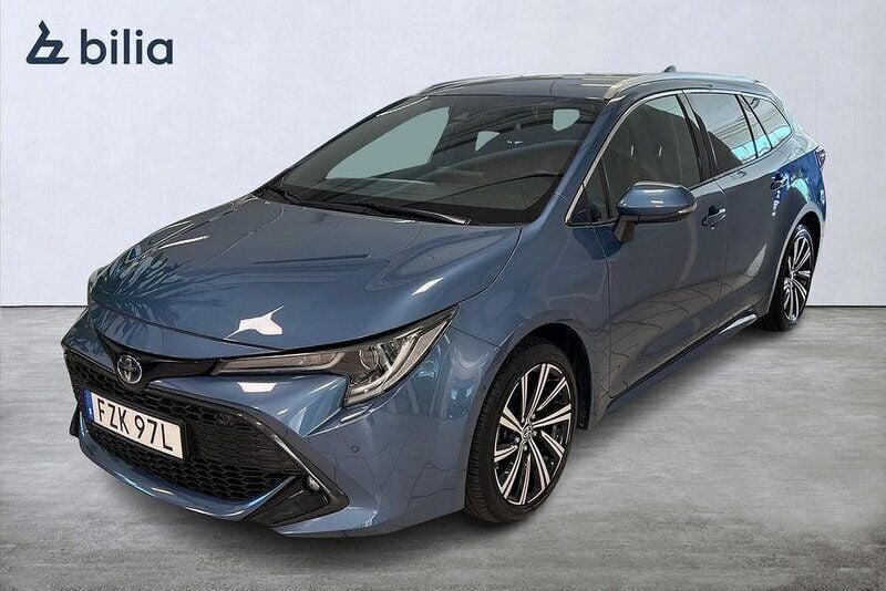 Blå Begagnad 2022 Toyota Corolla Style Kombi | 269 900 kr (Marknadspris) - Bild 1/4