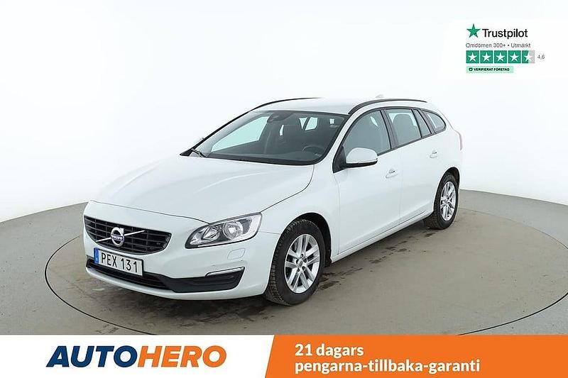 Vit Begagnad 2017 Volvo V60 Kinetic Kombi | 183 000 kr (Marknadspris) - Bild 1/4
