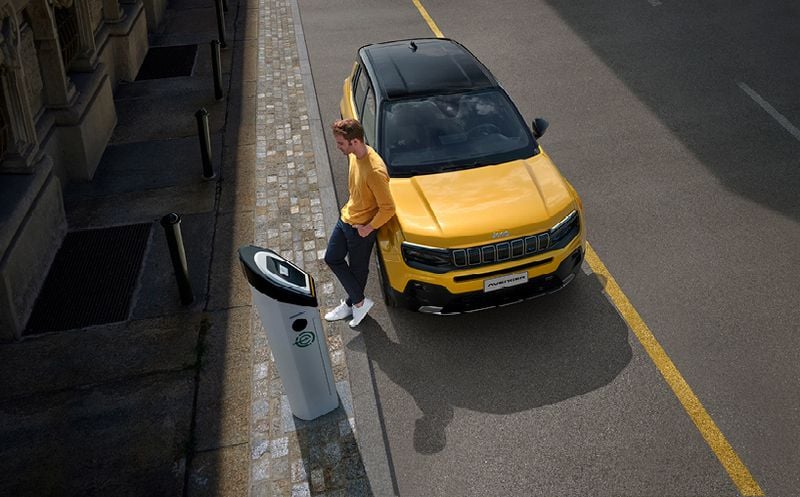 Ny 2024 Jeep Avenger EV SUV | 359 900 kr - Bild 1/4