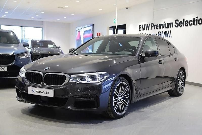 Grå Begagnad 2019 BMW 540 Comfort Edition Sedan | 549 000 kr (Bra pris) - Bild 1/2
