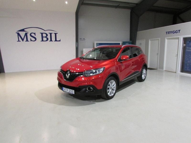 Röd Begagnad 2018 Renault Kadjar LIMITED SUV | 139 900 kr (Marknadspris) - Bild 1/4