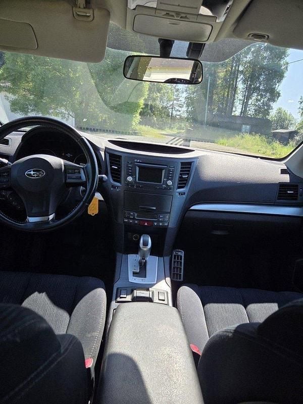 Grå Begagnad 2013 Subaru Outback SUV | 88 000 kr (Bra pris) - Bild 1/2