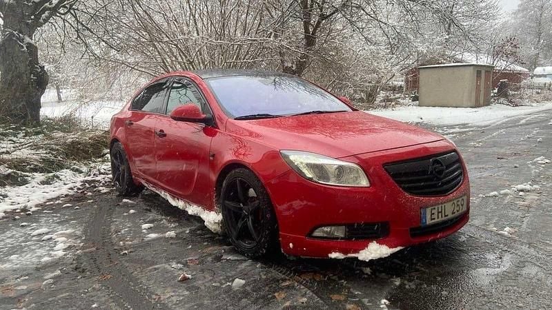 Begagnad 2011 Opel Insignia Halvkombi | 42 000 kr (Superpris) - Bild 1/4