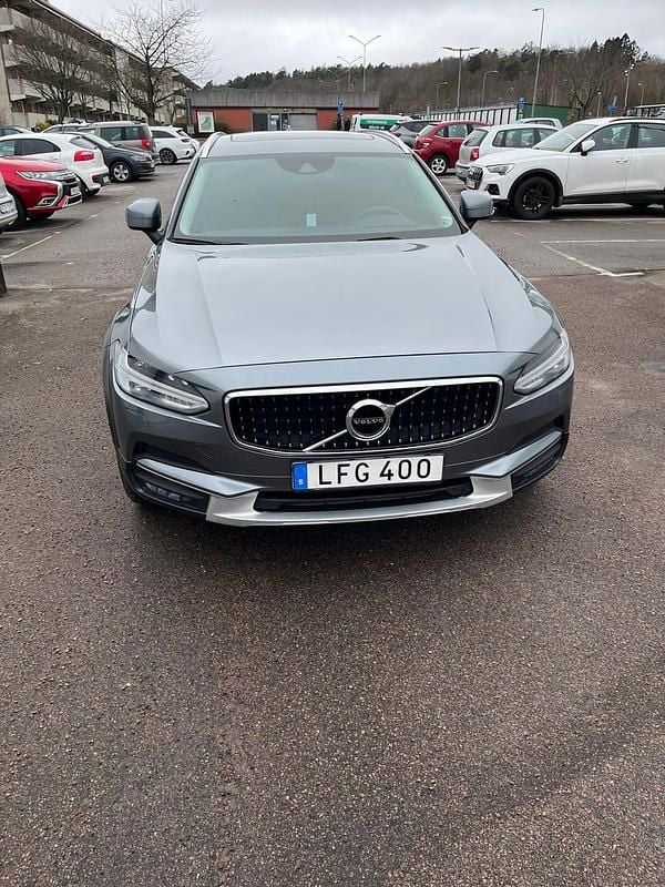 Begagnad 2019 Volvo V90 CC Kombi | 259 000 kr (Bra pris) - Bild 1/4