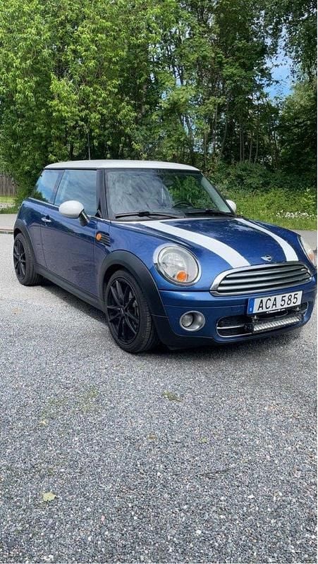 Blå Begagnad 2008 Mini Cooper D Pepper Halvkombi | 60 000 kr (Marknadspris) - Bild 1/4