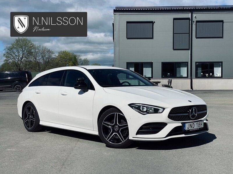 Vit Begagnad 2022 Mercedes CLA200 Shooting Brake AMG Kombi | 229 000 kr (Marknadspris) - Bild 1/4
