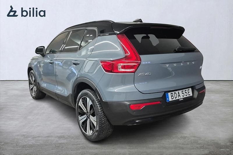 Begagnad Volvo XC40 Core 175 kW (238 HK) 2022 Grå SUV