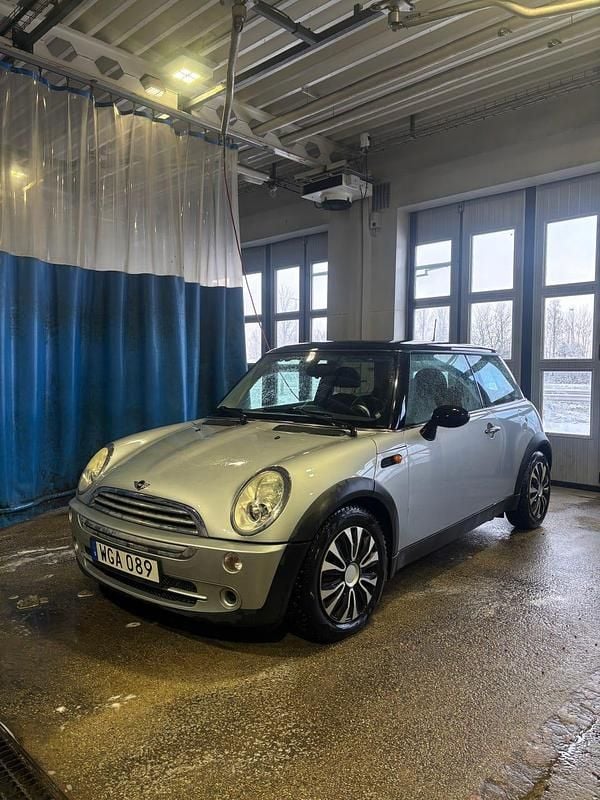 Begagnad 2005 Mini Cooper Halvkombi | 42 000 kr (Lite dyr) - Bild 1/4