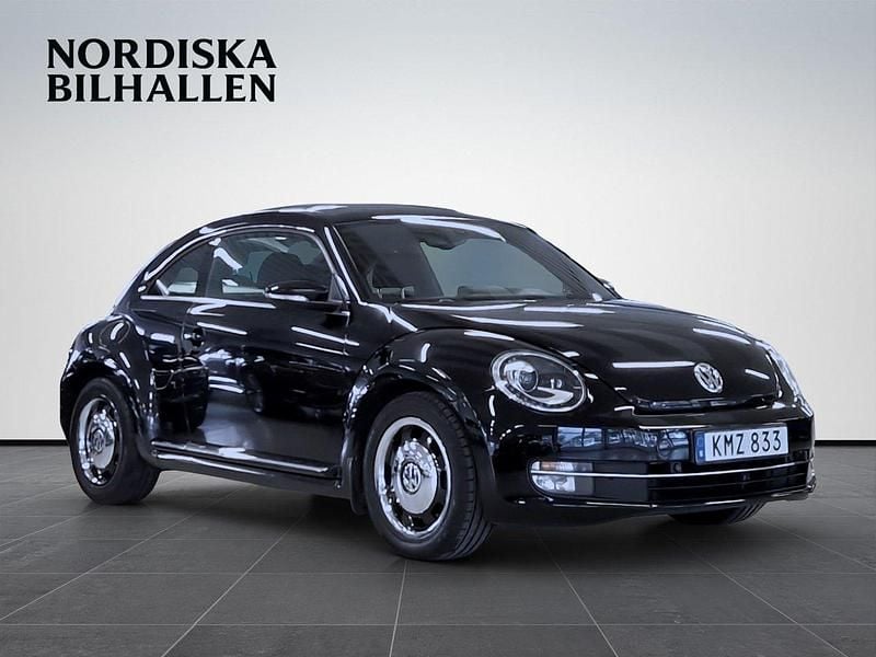 Svart Begagnad 2014 VW Beetle Halvkombi | 124 795 kr (Lite dyr) - Bild 1/4
