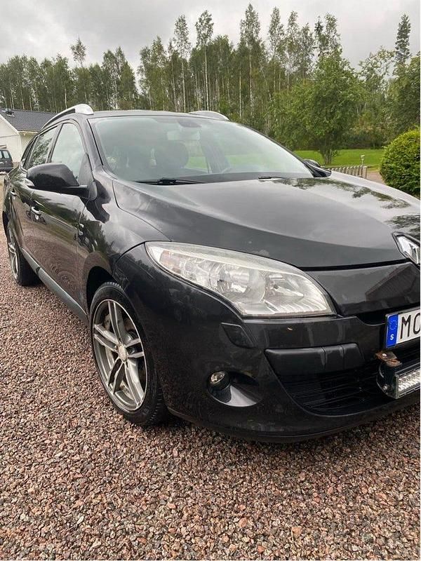 Svart Begagnad 2010 Renault Mégane GrandTour Kombi | 45 000 kr (Dyr) - Bild 1/4