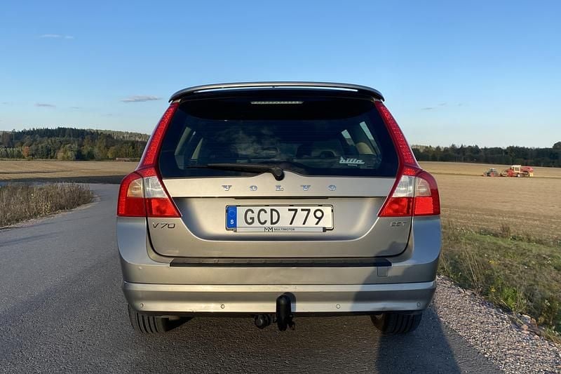 Begagnad Volvo V70 200 HK (147 kW) 2008 Ljusbrun (brun) Kombi