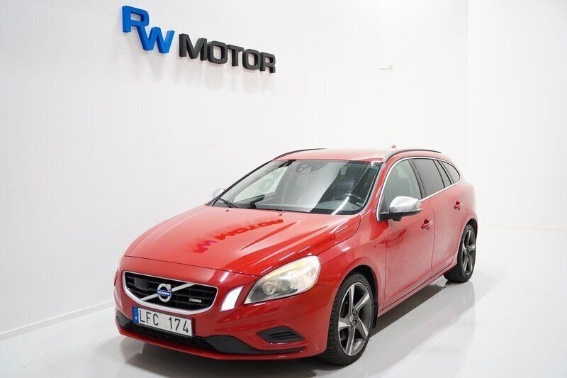 Röd Begagnad 2010 Volvo V60 R-Design Kombi | 134 800 kr (Lite dyr) - Bild 1/4