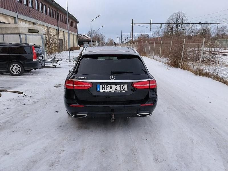 Begagnad Mercedes E300 Avantgarde 194 HK (142 kW) 2019 Svart Kombi