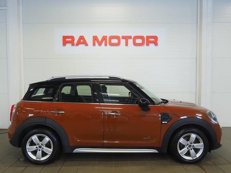 Begagnad Mini Cooper Countryman Pepper 136 HK (100 kW) 2016 Brun SUV