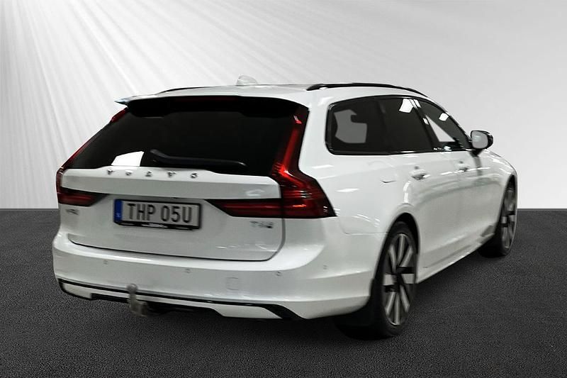 Begagnad Volvo V90 Plus 355 HK (261 kW) 2024 Vit Kombi