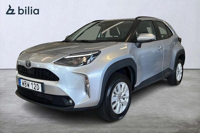 Silver Begagnad 2024 Toyota Yaris Cross Active SUV | 309 800 kr (Marknadspris) - Bild 1/4