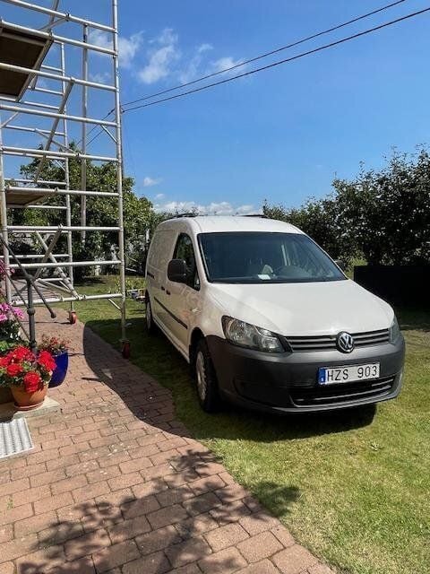 Vit Begagnad 2012 VW Caddy Maxi Minibuss | 68 000 kr (Marknadspris) - Bild 1/4