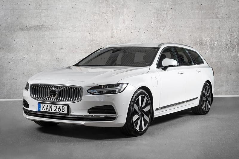 Vit Begagnad 2024 Volvo V90 Core Kombi | 489 900 kr (Marknadspris) - Bild 1/4