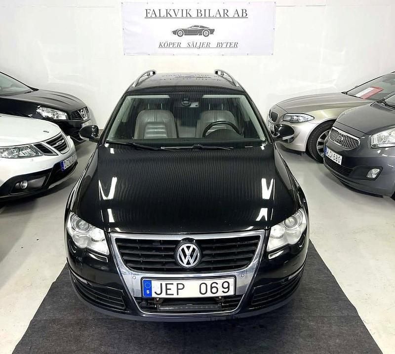 Svart Begagnad 2010 VW Passat Sportline Kombi | 29 900 kr (Marknadspris) - Bild 1/4