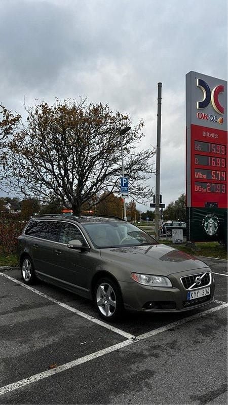 Grön Begagnad 2010 Volvo V70 Kombi | 55 500 kr (Bra pris) - Bild 1/4