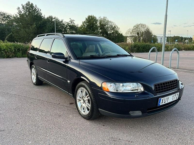 Blå Begagnad 2006 Volvo V70 Kombi | 41 500 kr (Marknadspris) - Bild 1/4