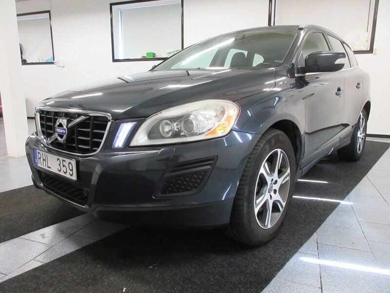 Grå Begagnad 2010 Volvo XC60 Summum SUV | 89 500 kr (Marknadspris) - Bild 1/4