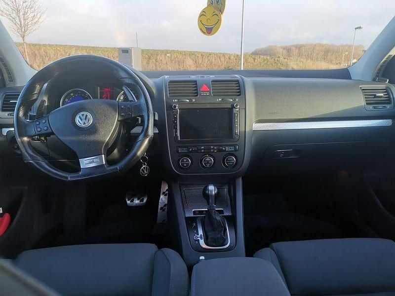 Begagnad VW Golf V R 250 HK (183 kW) 2007 Halvkombi