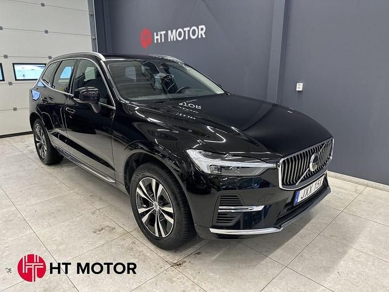 Begagnad Volvo XC60 Momentum 350 HK (257 kW) 2023 Svart SUV
