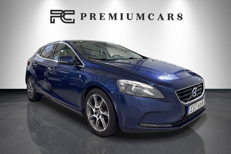 Blå Begagnad 2015 Volvo V40 Momentum Kombi | 104 900 kr (Marknadspris) - Bild 1/4
