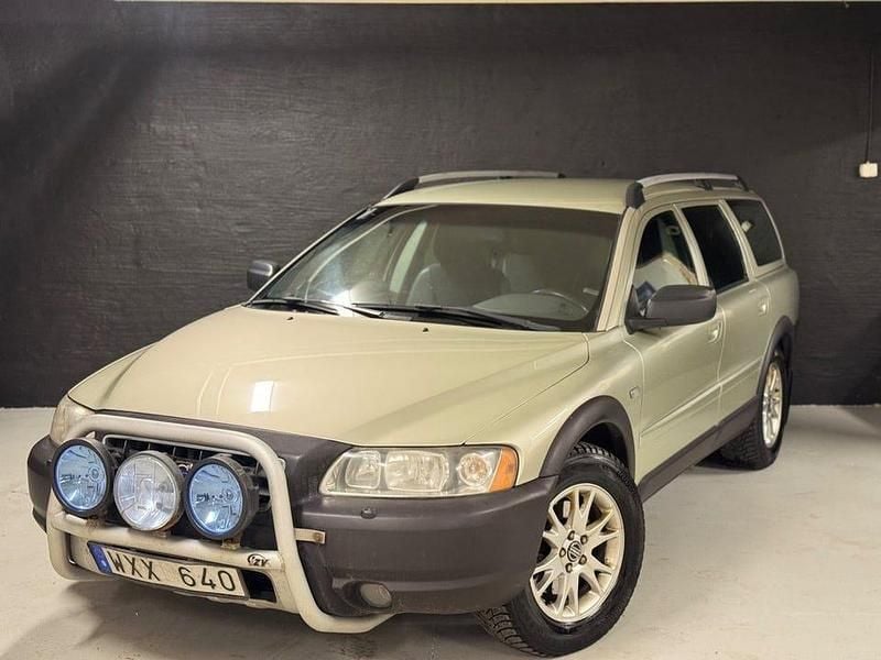 Ljusbrun Begagnad 2005 Volvo XC70 Kinetic Kombi | 49 900 kr (Marknadspris) - Bild 1/4