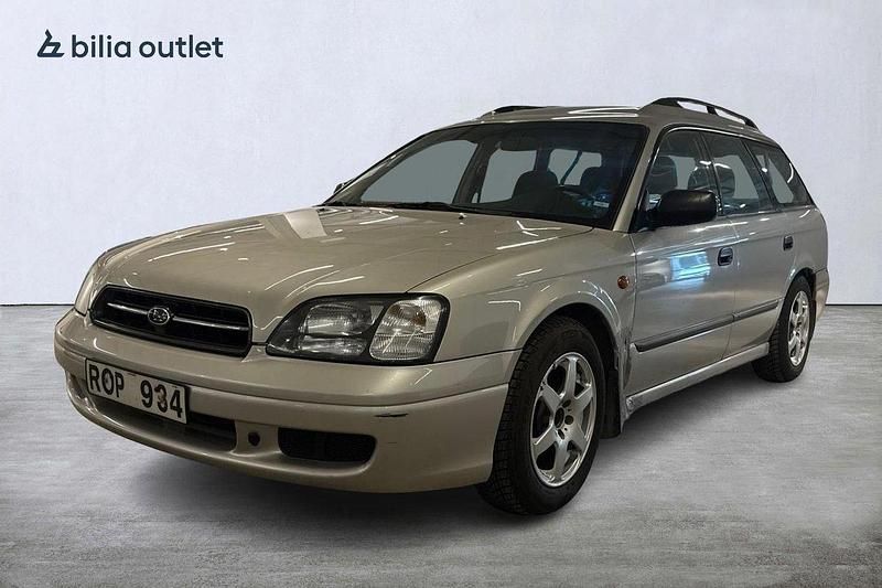 Ljusgrå Begagnad 2000 Subaru Legacy Sedan | 10 000 kr - Bild 1/4