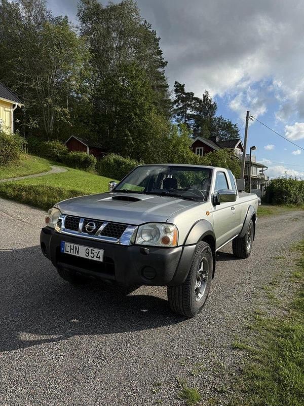 Silver Begagnad 2006 Nissan King | 70 000 kr - Bild 1/4