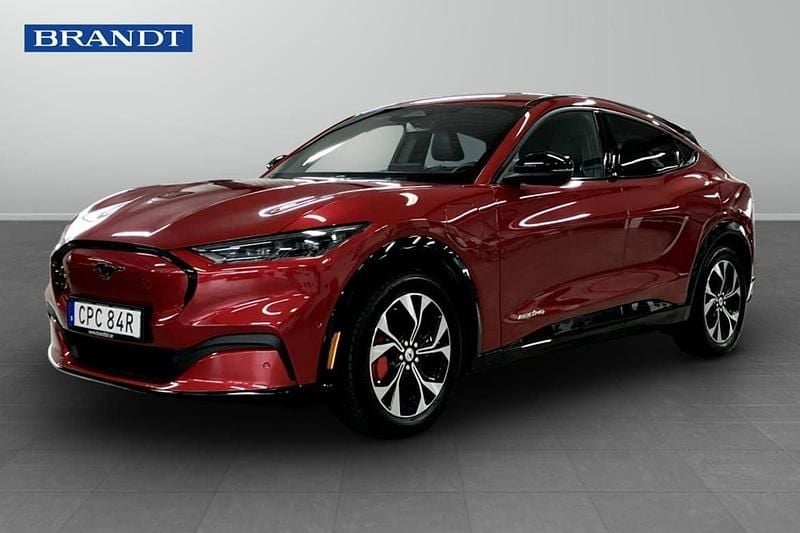 Röd Begagnad 2021 Ford Mustang Mach-E Standard Range SUV | 339 900 kr - Bild 1/4
