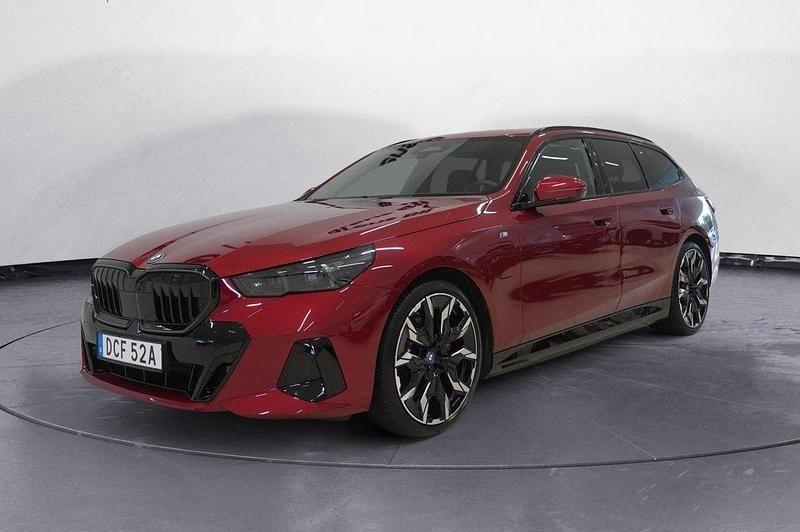 Okänd Begagnad 2024 BMW 530e M Sport Kombi | 829 900 kr - Bild 1/4