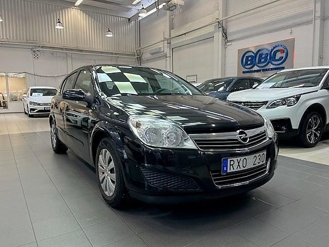 Svart Begagnad 2007 Opel Astra Halvkombi | 27 900 kr (Marknadspris) - Bild 1/4