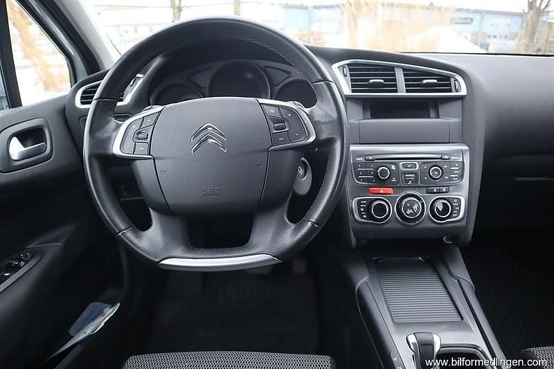 Begagnad Citroën C4 114 HK (83 kW) 2014 Pärlemo vit Halvkombi