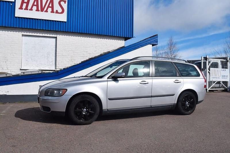 Begagnad Volvo V50 126 HK (92 kW) 2005 Ljusgrå (grå) Kombi