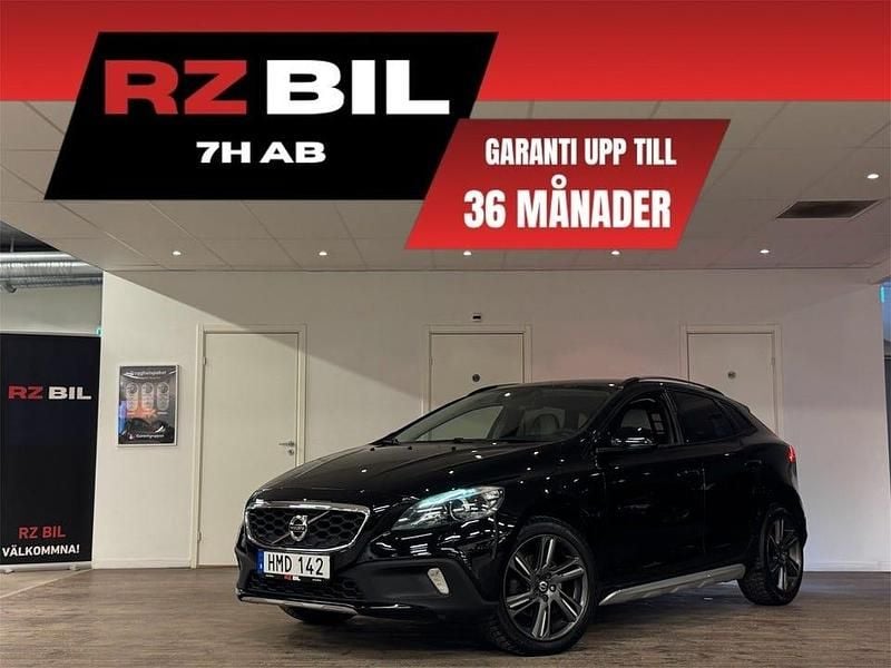Begagnad Volvo V40 CC Momentum 116 HK (85 kW) 2015 Svart Kombi