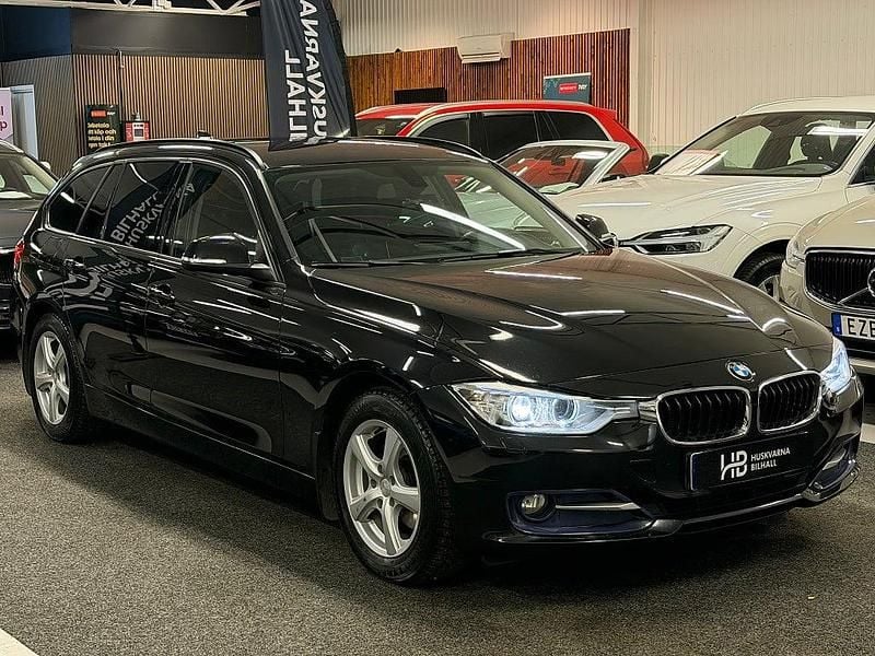 Svart Begagnad 2014 BMW 320 Sport Line Kombi | 139 900 kr (Bra pris) - Bild 1/4