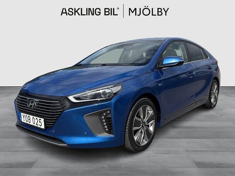 Mörkblå Begagnad 2017 Hyundai Ioniq Eco Sedan | 145 000 kr (Marknadspris) - Bild 1/4