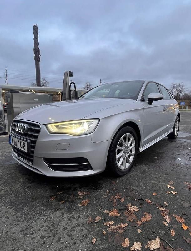 Begagnad 2014 Audi A3 Sportback Halvkombi | 84 000 kr (Marknadspris) - Bild 1/4