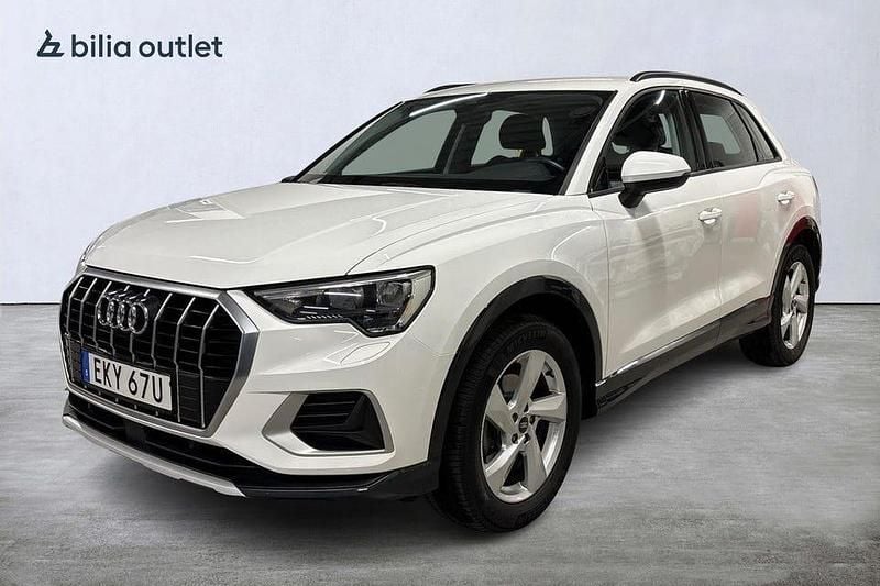 Vit Begagnad 2021 Audi Q3 Advanced SUV | 289 900 kr (Marknadspris) - Bild 1/4