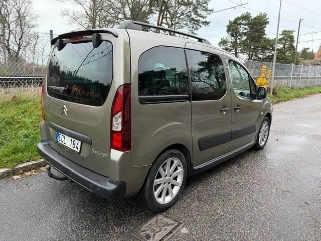 Begagnad Citroën Berlingo 114 HK (83 kW) 2013 Brun Minibuss