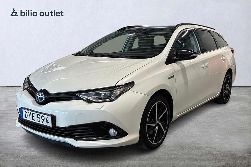 Vit Begagnad 2017 Toyota Auris Touring Sports Comfort Kombi | 164 000 kr (Lite dyr) - Bild 1/4
