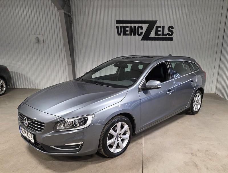 Begagnad Volvo V60 Momentum 190 HK (139 kW) 2018 Grå Kombi