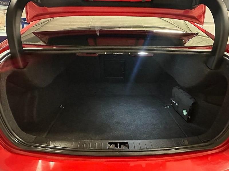 Begagnad Volvo S60 R-Design 215 HK (158 kW) 2012 Röd Sedan