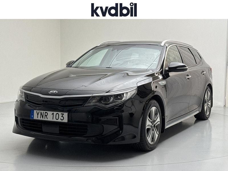 Svart (svart metallic) Begagnad 2018 Kia Optima Hybrid 2 Sedan | 174 900 kr (Marknadspris) - Bild 1/3